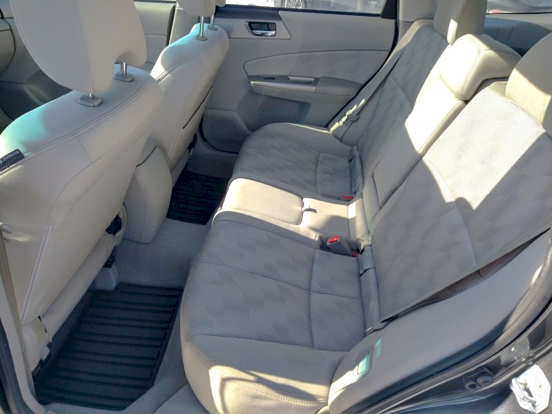 2010 Subaru Forester 2.5x Premium. k