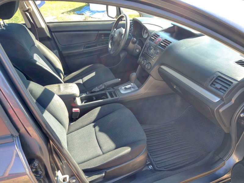 2013 Subaru Impreza 2.0i sedan. k