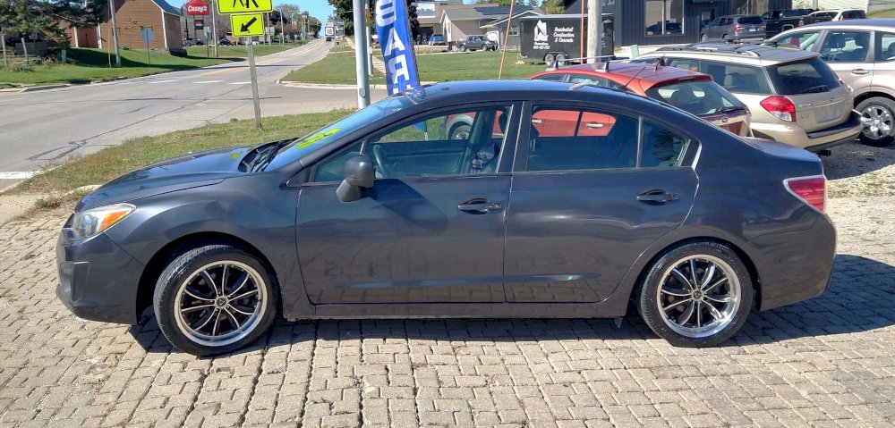 2013 Subaru Impreza 2.0i sedan. d