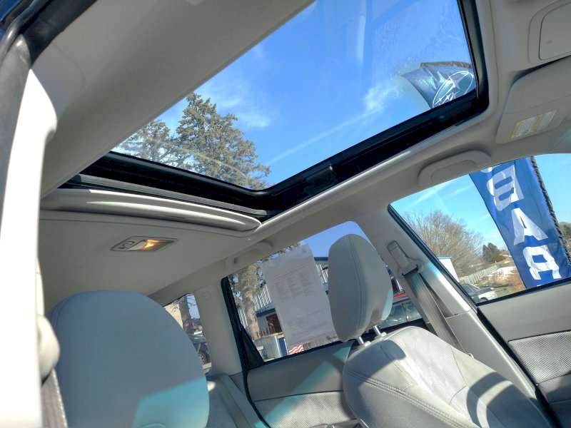 2010 Subaru Forester 2.5x Premium. j